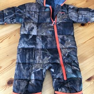 Columbia infant snowsuit. 6-12 m